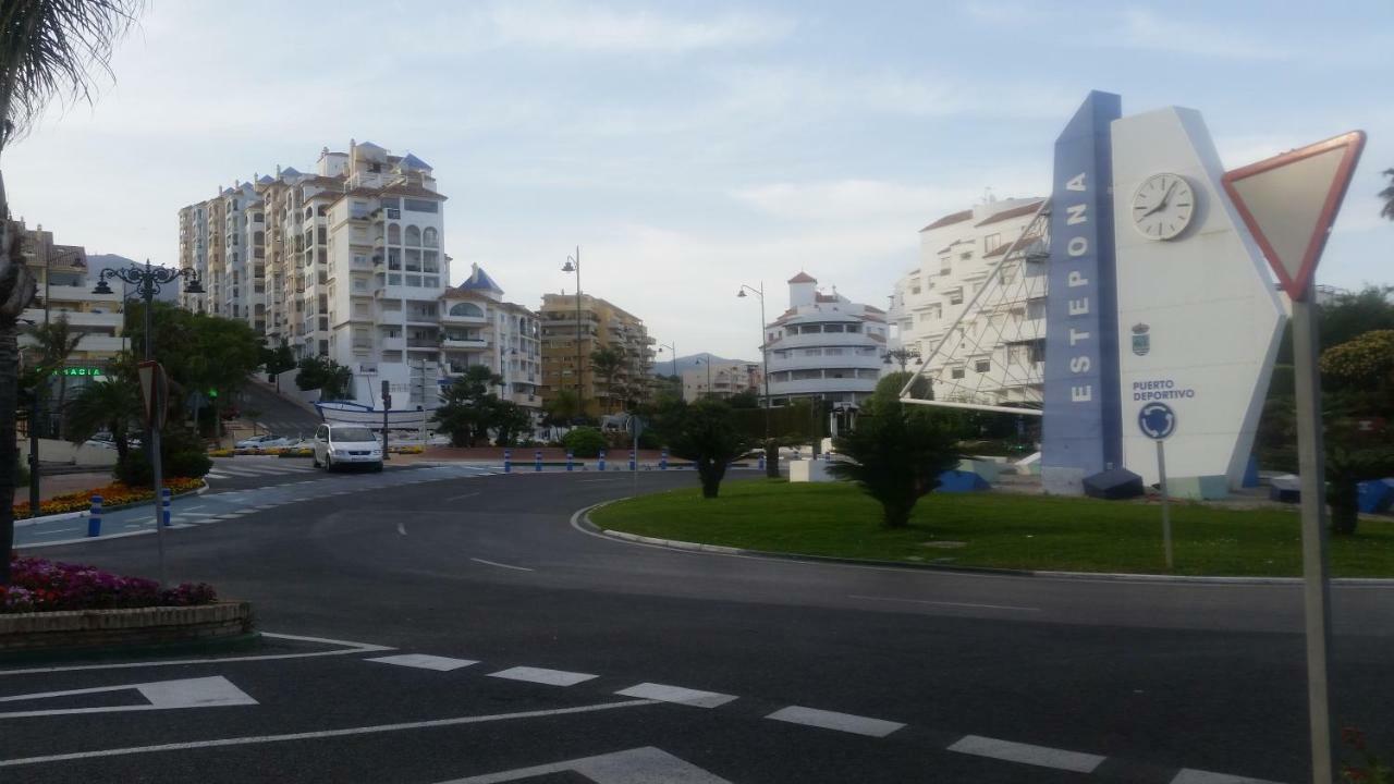Puerto Deportivo Estepona Ngoại thất bức ảnh
