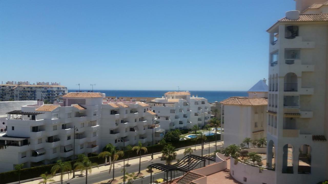 Puerto Deportivo Estepona Ngoại thất bức ảnh