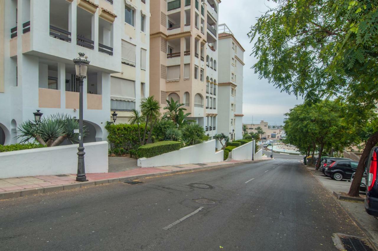Puerto Deportivo Estepona Ngoại thất bức ảnh