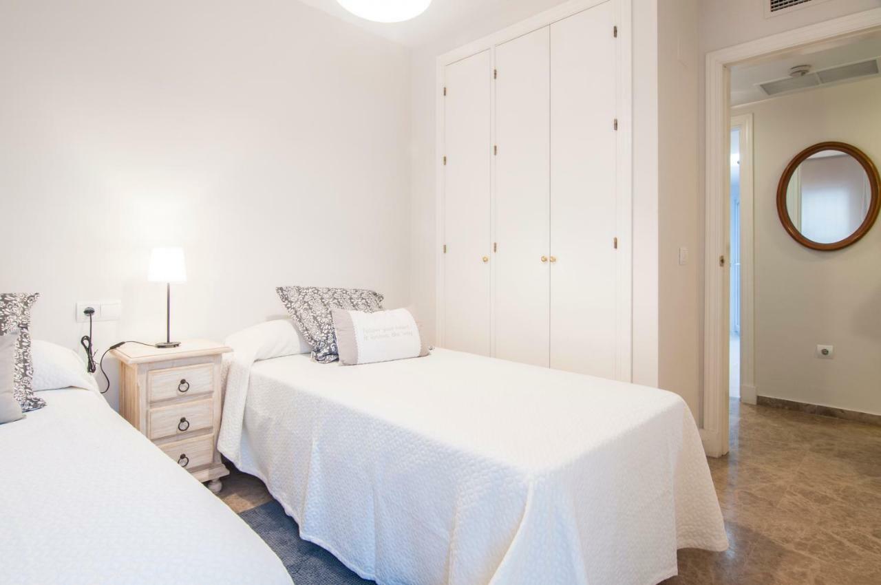 Puerto Deportivo Estepona Ngoại thất bức ảnh